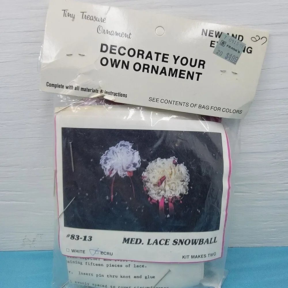 Merri Mac LACE SNOW BALL ORNAMENT KIT Item 88-13 Vintage Kit Ecru Makes Two